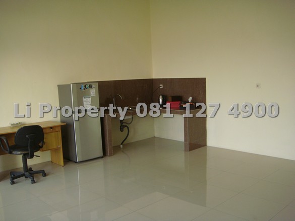 Bila Anda berminat membeli rumah ini, dimohon telpon langsung Hanna Li 081 127 4900 untuk kontak pertama kali. Harap dimaklumi komunikasi via SMS dan email hanya dilayani untuk kontak selanjutnya.