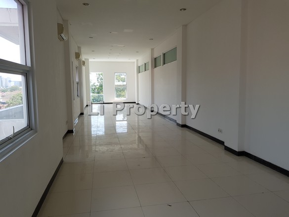 disewakan-dikontrakkan-office-building-mayjen-sutoyo-kampungkali-tengahkota-semarang-liproperty-hanna-li-rumah123-99