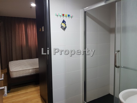 MG Suite 1805 walkin closet utama